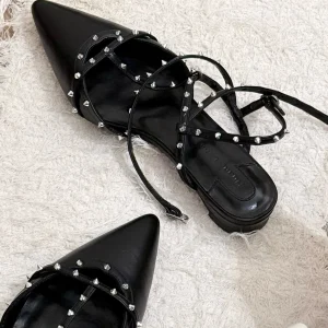 Black Single Shoe Top View